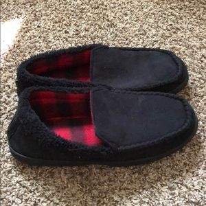 Men’s slippers, brand new never worn!
